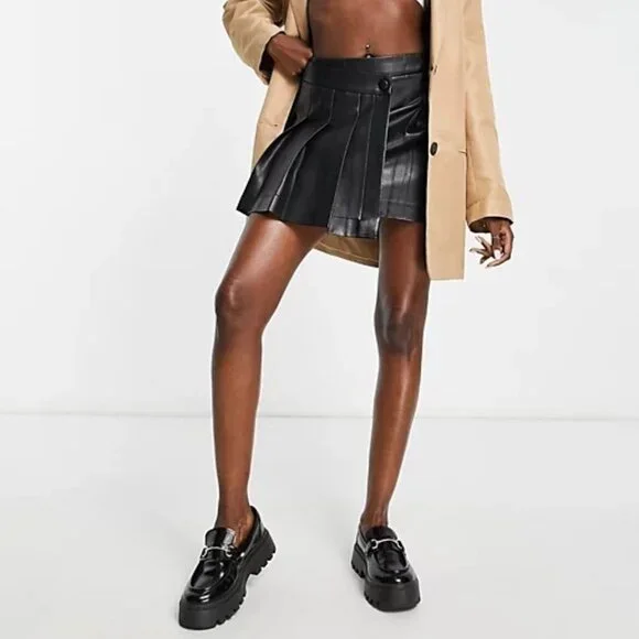 NEW Miss Selfridge faux leather kilt in black - Picture 3 of 10